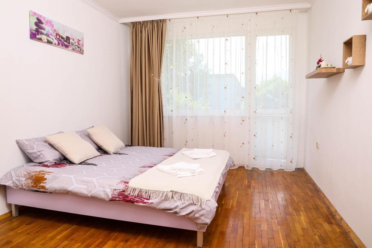 Krichim Apartments,Three-Bedroom, Large Apartment, Top Center ソフィア エクステリア 写真