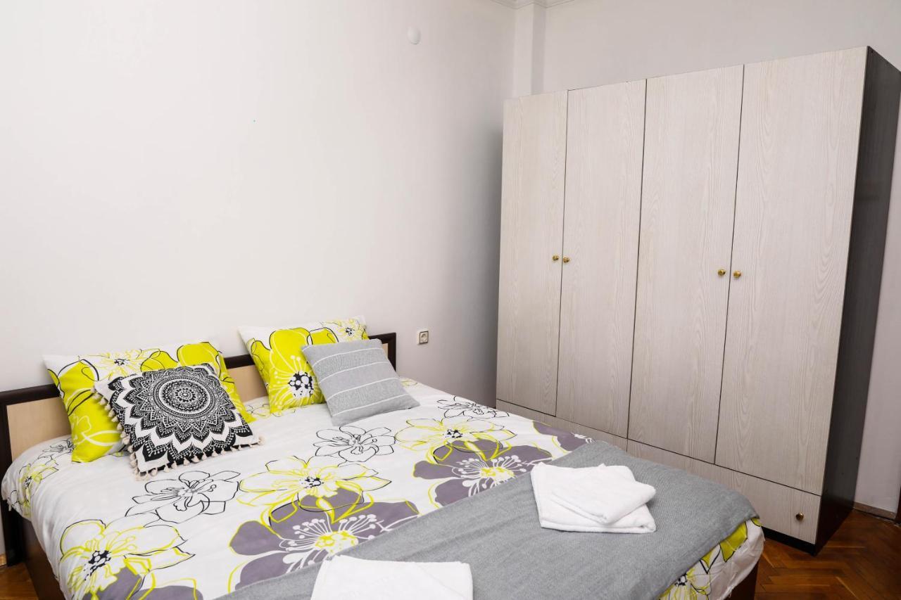 Krichim Apartments,Three-Bedroom, Large Apartment, Top Center ソフィア エクステリア 写真