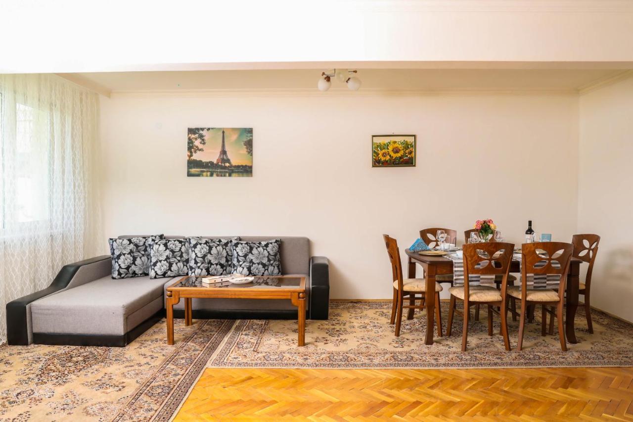 Krichim Apartments,Three-Bedroom, Large Apartment, Top Center ソフィア エクステリア 写真